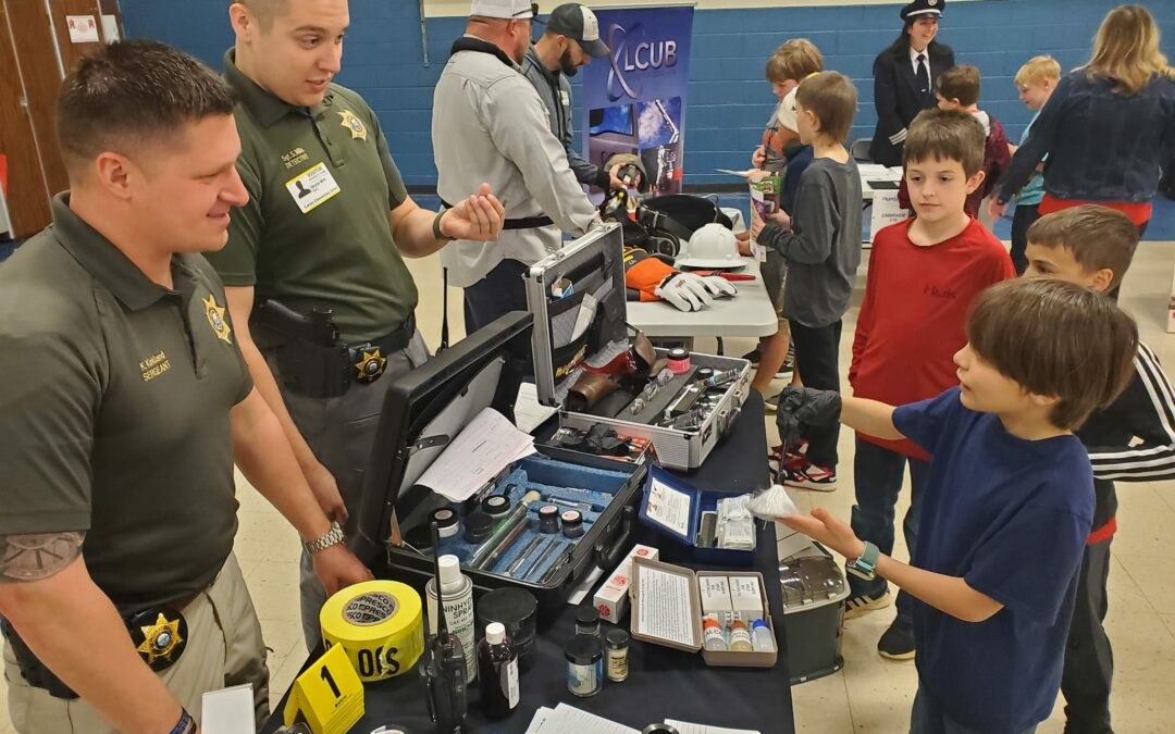 LCSO Detectives Educate Students About Crime Scene Investigations