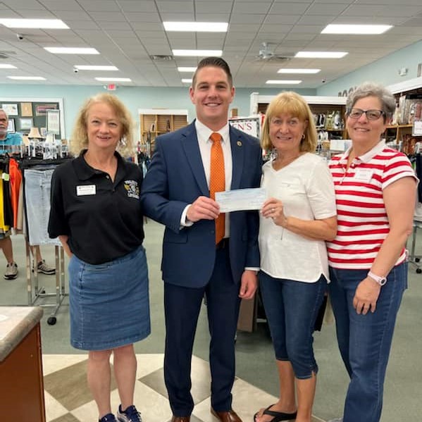 LCSO Receives Donation From Good Neighbors Shoppe