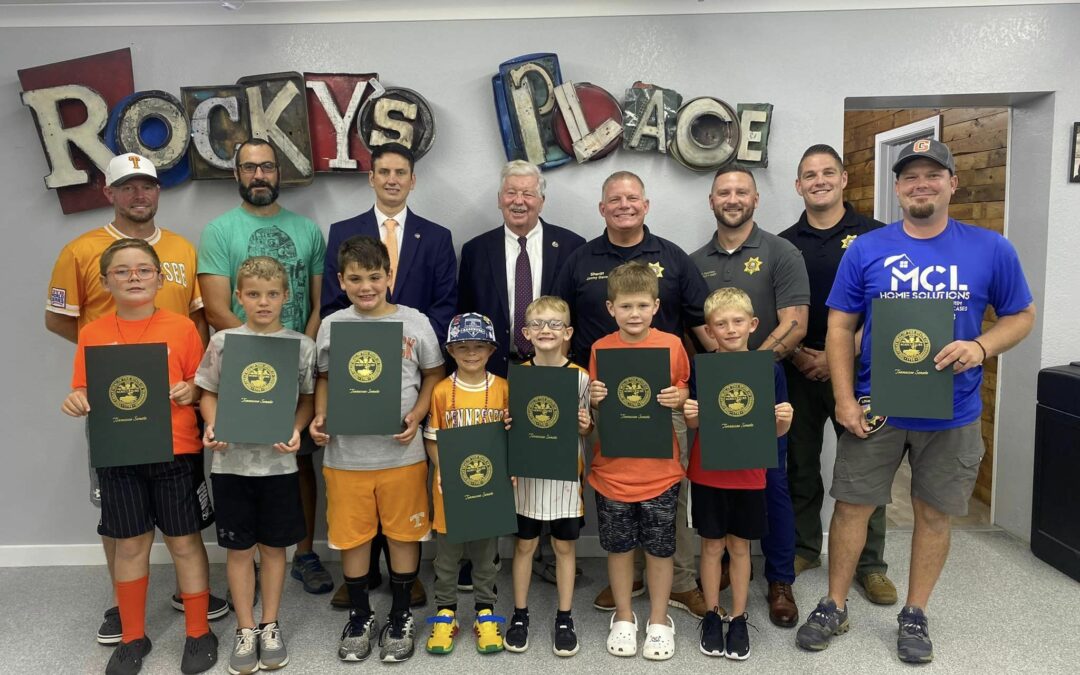 Sheriff Jimmy Davis Presents Sheriff’s Five Star Award to Youth Baseball Players