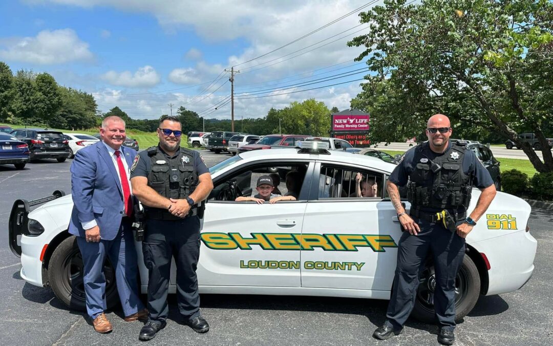 Sheriff Jimmy Davis Surprises Young Boy and Visits With Youth Group